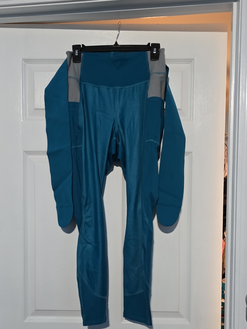 Phenix Teal Performance Leggings